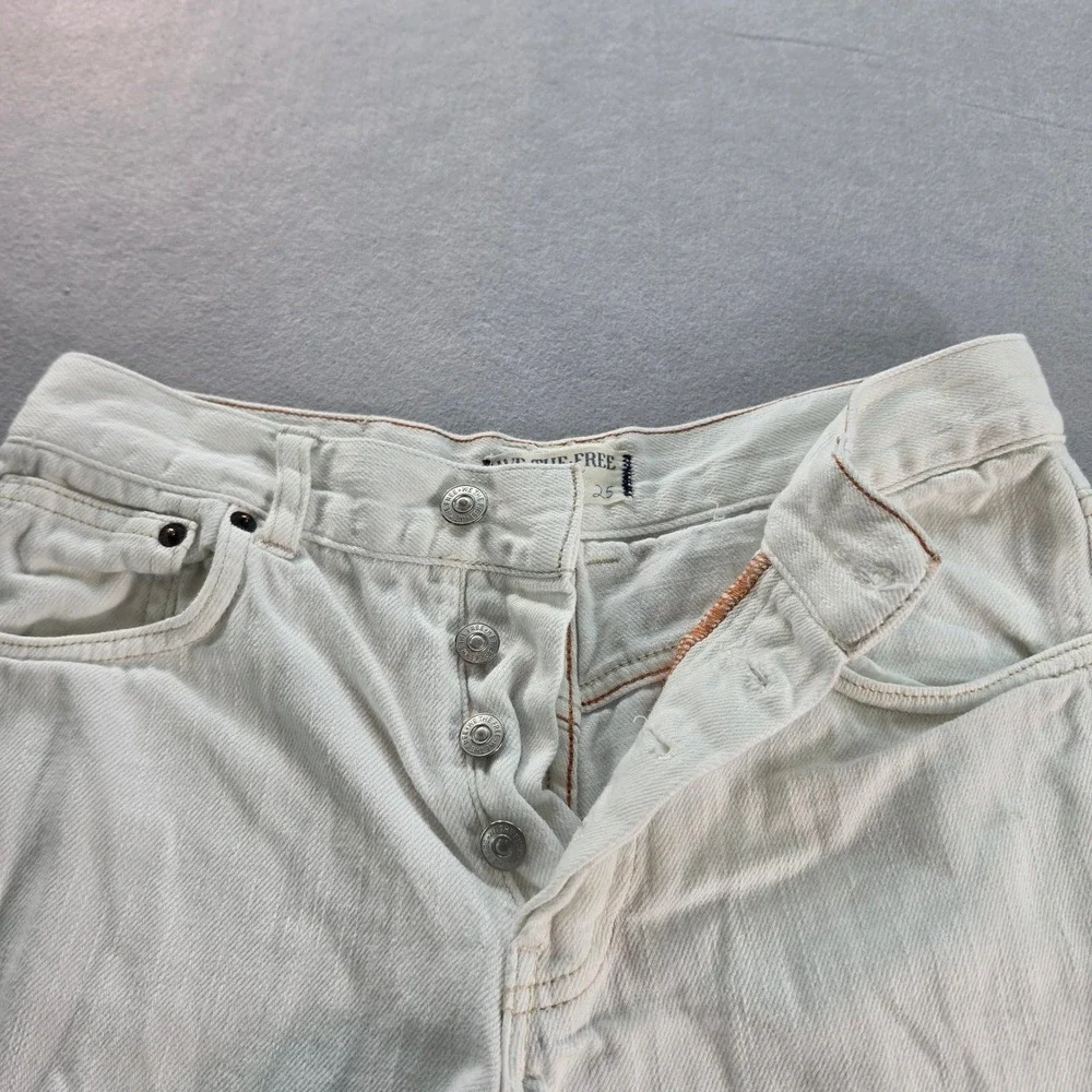 We The Free Free People Ivy Mid Rise Denim Shorts Cream Raw Hem Button Fly 25